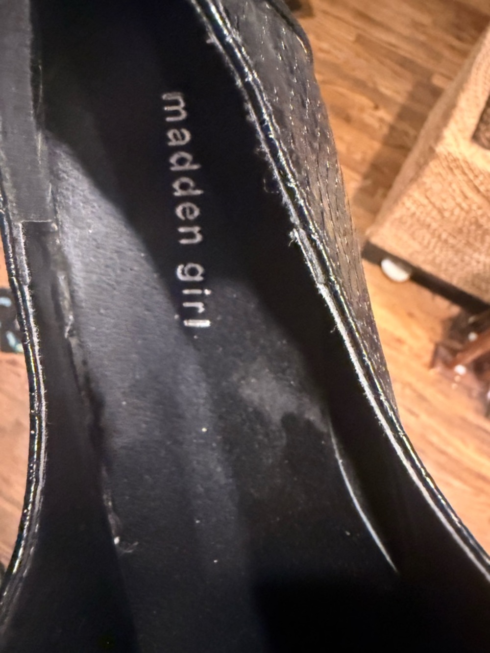 Madden Girl Black Faux-Snake Platform Oxfords with White Trim - Picture 8 of 8